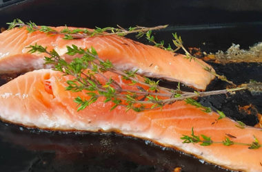 3 idées de recettes de saumon à la plancha