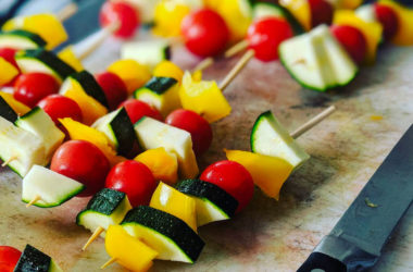 5 idées originales de brochettes de légumes pour vos planchas ou barbecue