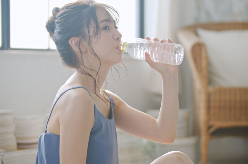 Cette petite chose qui change tout quand on souhaite perdre du gras (boire minimum 1,5 voir 2 litres d’eau par jour)