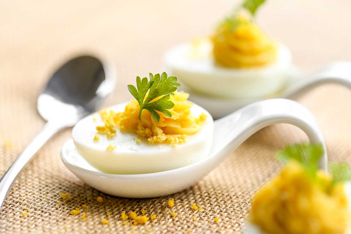 Oeufs mimosa la recette incontournable pour une entrée réussie à pâques Youcancookit.fr