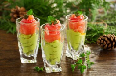 verrines d'avocat et saumon fumé