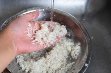 Le secret révélé : La véritable raison pour laquelle vous devriez toujours laver votre riz avant la cuisson ! Ne faites plus d'erreurs en cuisine !