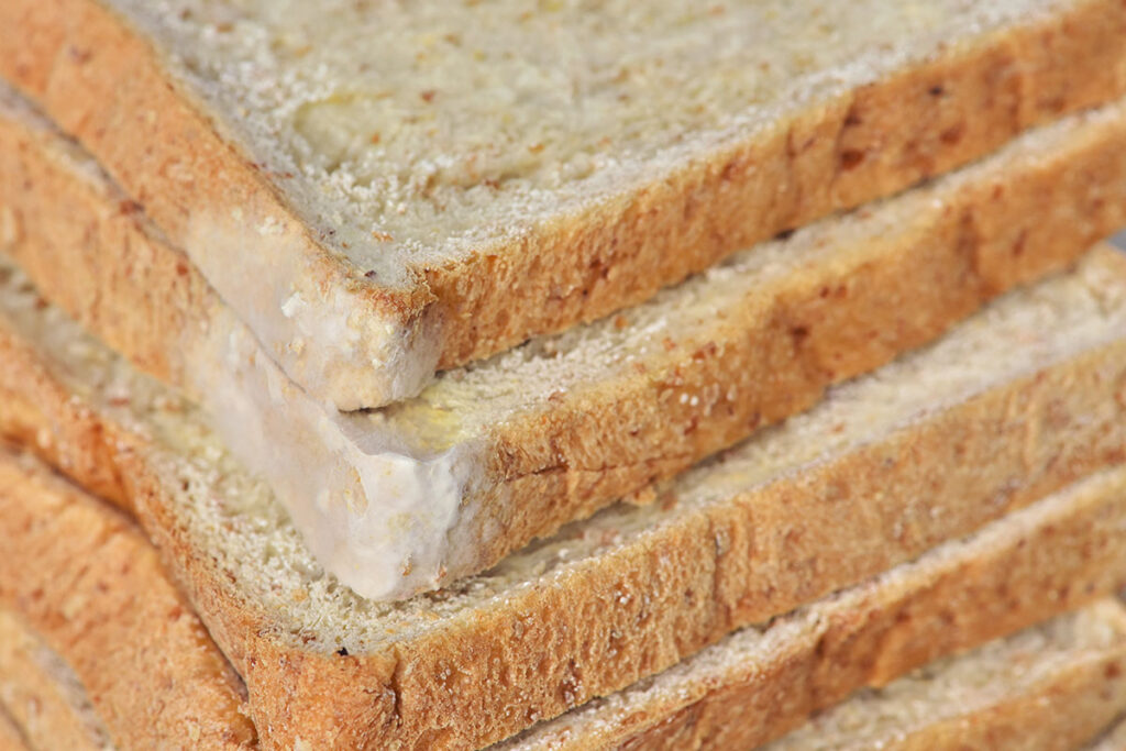 Jusqu’à quand peut-on encore manger du pain de mie périmé